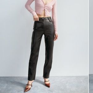 Aritzia  Iconic Melina Pants